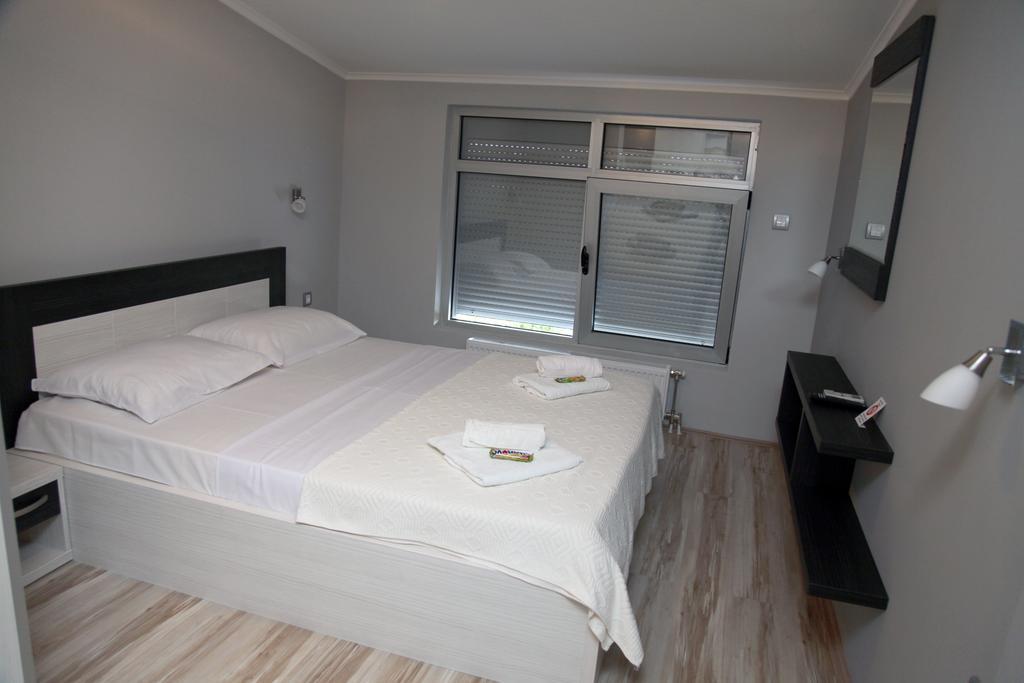 Silver House Hostel Čačak Zimmer foto