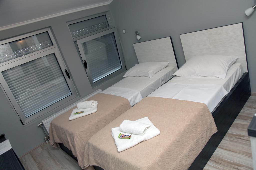 Silver House Hostel Čačak Zimmer foto