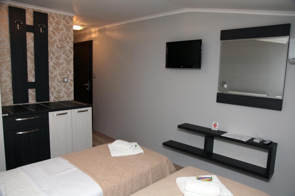 Silver House Hostel Čačak Zimmer foto
